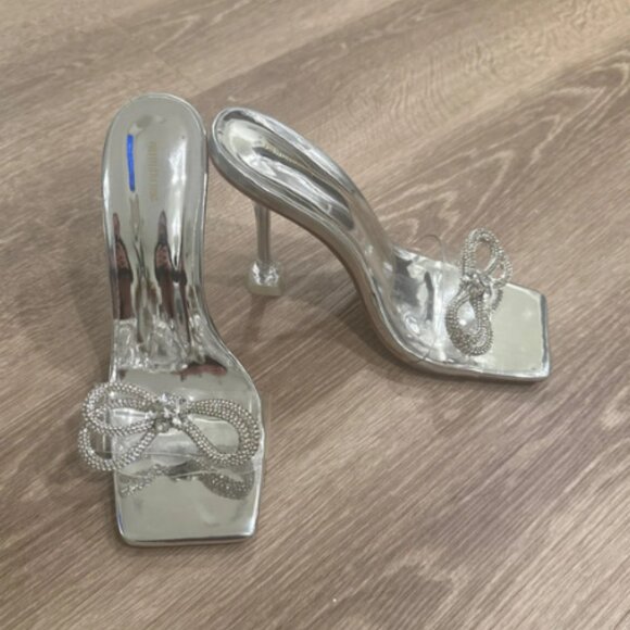 New PLT Bow Heels - Picture 1 of 2